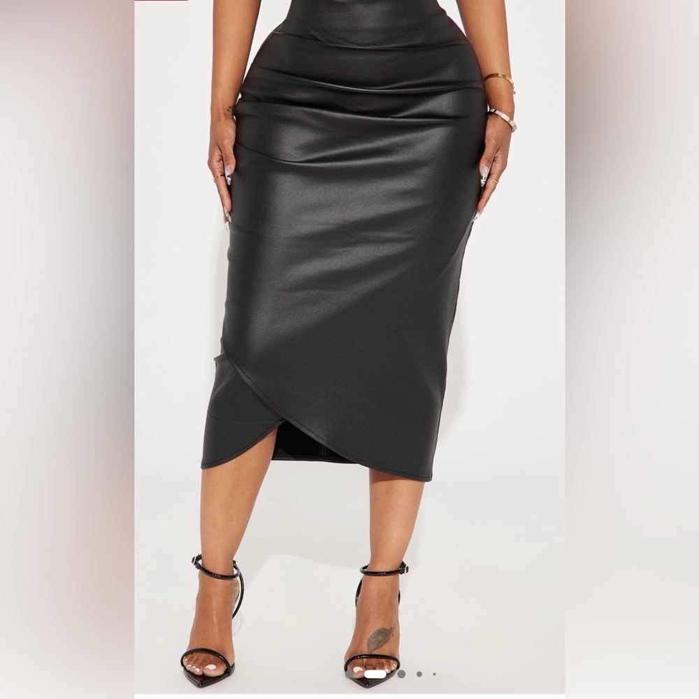 Fashion Nova Black Faux Leather Tulip Midi Skirt